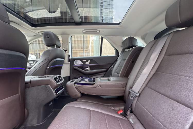 Used Mercedes-Benz GLE 2020 Restyled GLE 450 4MATIC Luxury Edition Left Rear Seat