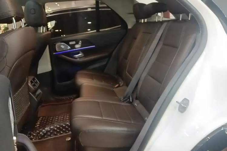Used Mercedes-Benz GLE 2020 Restyled GLE 350 4MATIC Fashion Edition Left Rear Seat