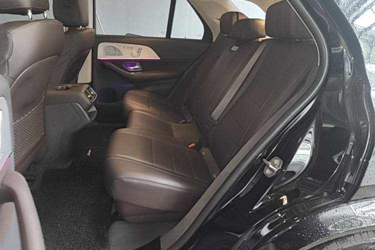 Used Mercedes-Benz GLE 2020 Restyled GLE 450 4MATIC Dynamic Edition Left Rear Seat