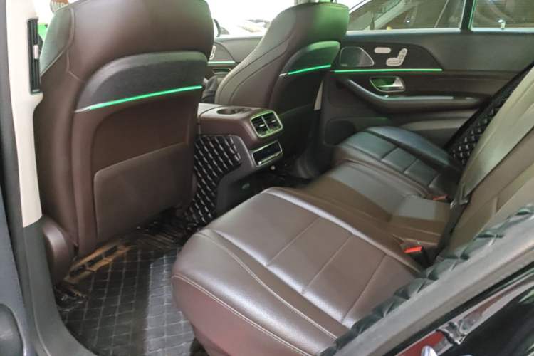 Used Mercedes-Benz GLE 2020 Restyled GLE 450 4MATIC Luxury Edition Left Rear Seat