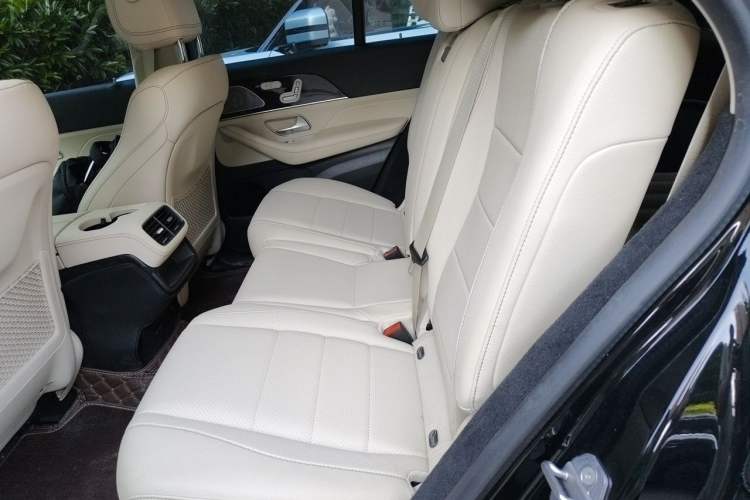 Used Mercedes-Benz GLE 2020 Second Facelift GLE 350 4MATIC Stylish Version Left Rear Seat