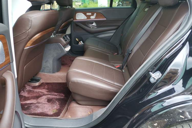 Used Mercedes-Benz GLE 2020 Facelifted GLE 350 4MATIC Luxury Edition Left Rear Seat