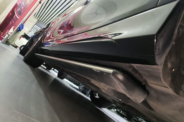 Used Mercedes-Benz GLE 2020 Restyled GLE 350 4MATIC Fashion Edition Special Version Left Side Sill