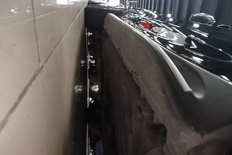Used Mercedes-Benz GLE 2020 Restyled GLE 450 4MATIC Luxury Edition Left Side Sill