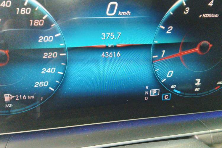 Used Mercedes-Benz GLE 2020 GLE 350 4MATIC Dynamic Edition Odometer Close Up