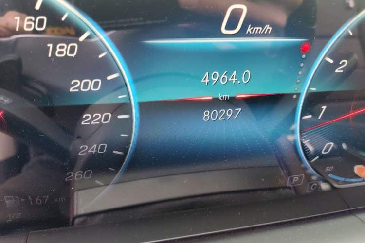 Used Mercedes-Benz GLE 2020 Restyled GLE 350 4MATIC Fashion Edition Odometer Close Up