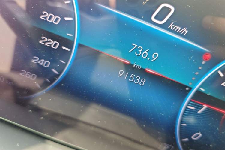 Used Mercedes-Benz GLE 2020 GLE 350 4MATIC Dynamic Edition Odometer Close Up