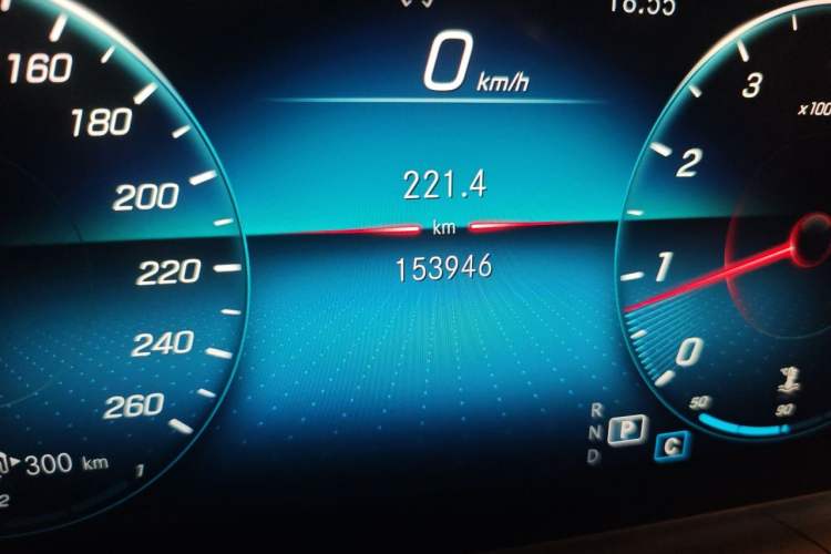 Used Mercedes-Benz GLE 2020 Restyled GLE 350 4MATIC Fashion Edition Odometer Close Up