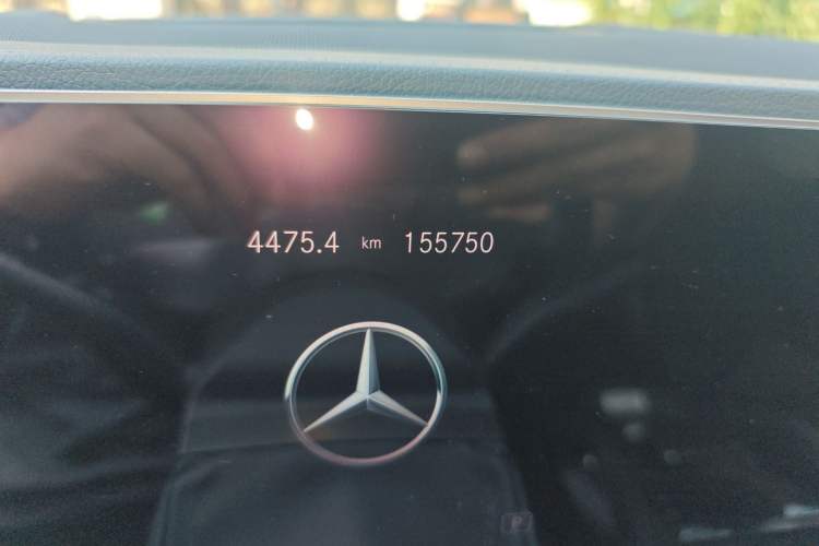 Used Mercedes-Benz GLE 2020 GLE 350 4MATIC Luxury Model Odometer Close Up