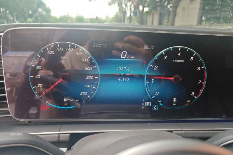 Used Mercedes-Benz GLE 2020 Restyled GLE 350 4MATIC Fashion Edition Odometer Close Up