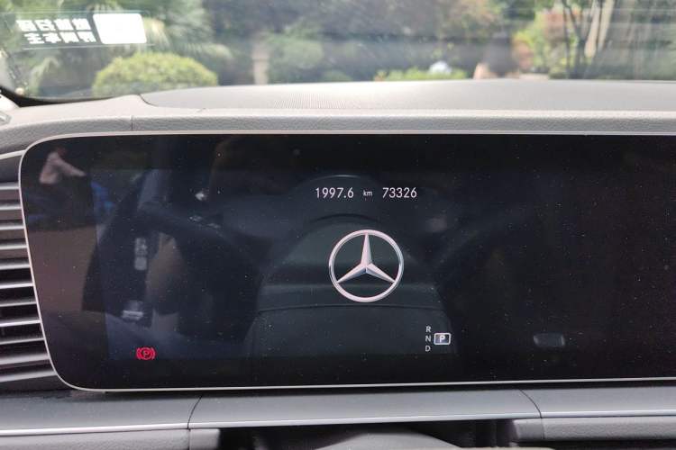 Used Mercedes-Benz GLE 2020 GLE 450 4MATIC Stylish Model Odometer Close Up