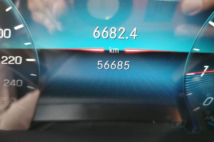 Used Mercedes-Benz GLE 2020 GLE 350 4MATIC Dynamic Edition Special Version Odometer Close Up