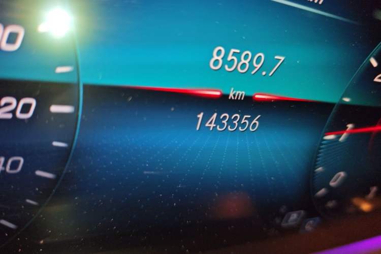 Used Mercedes-Benz GLE 2020 Restyled GLE 350 4MATIC Fashion Edition Odometer Close Up