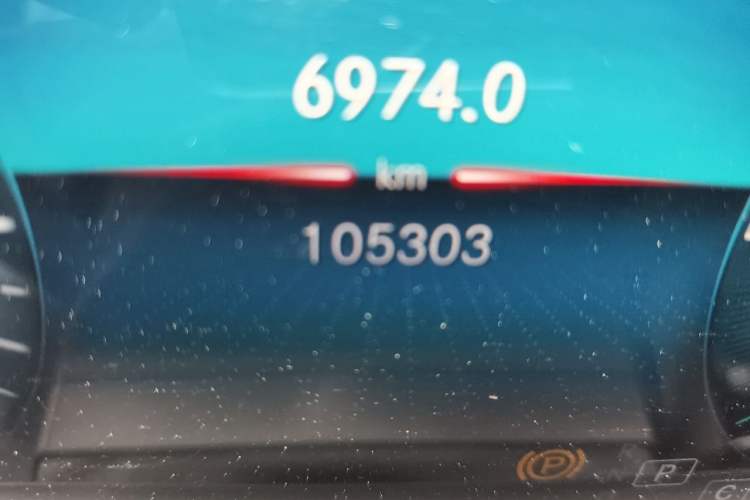 Used Mercedes-Benz GLE 2020 Restyled GLE 350 4MATIC Fashion Edition Odometer Close Up