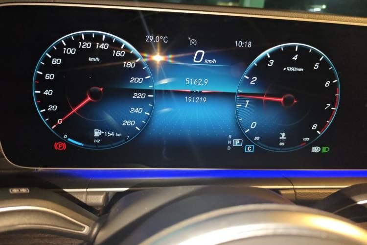 Used Mercedes-Benz GLE 2020 Restyled GLE 350 4MATIC Fashion Edition Odometer Close Up
