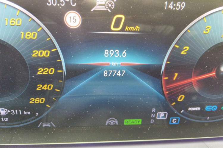 Used Mercedes-Benz GLE 2020 Restyled GLE 450 4MATIC Luxury Edition Odometer Close Up