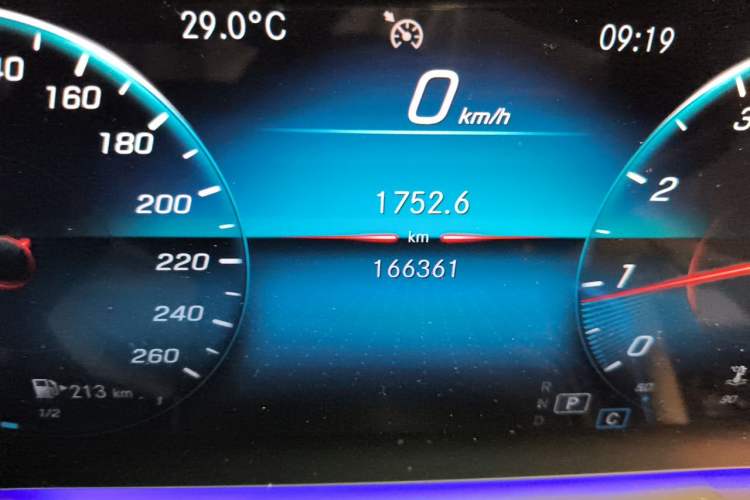 Used Mercedes-Benz GLE 2020 Restyled GLE 350 4MATIC Fashion Edition Odometer Close Up