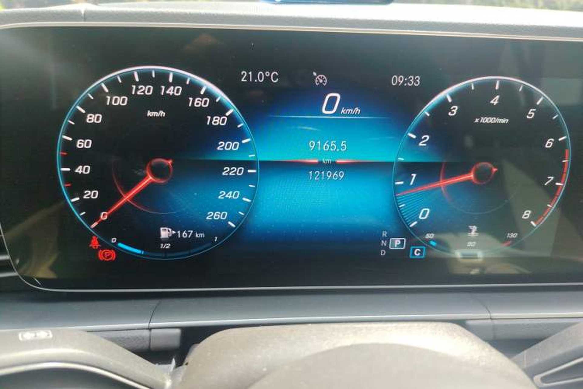 Used Mercedes-Benz GLE 2020 GLE 350 4MATIC Fashion Model Odometer Close Up