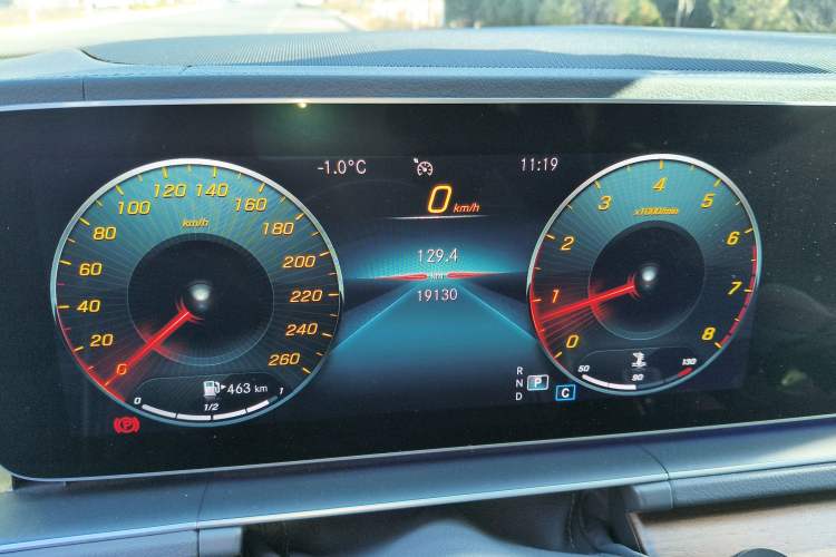 Used Mercedes-Benz GLE 2020 GLE 350 4MATIC Luxury Model Odometer Close Up