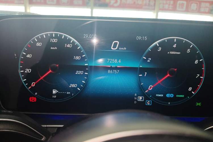 Used Mercedes-Benz GLE  Odometer Close Up