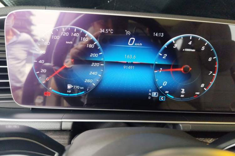 Used Mercedes-Benz GLE 2020 Restyled GLE 350 4MATIC Fashion Edition Odometer Close Up