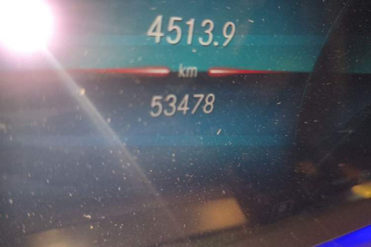 Used Mercedes-Benz GLE  Odometer Close Up