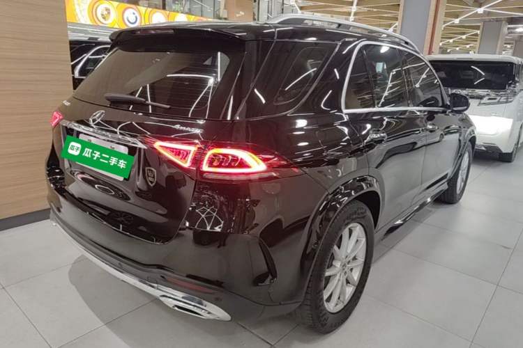 Used Mercedes-Benz GLE 2020 GLE 350 4MATIC Fashion Model Rear Right 45 Deg