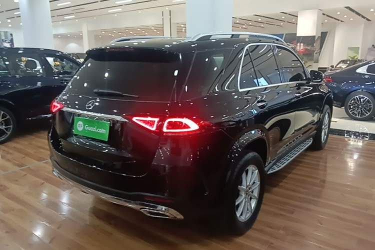 Used Mercedes-Benz GLE 2020 Restyled GLE 350 4MATIC Fashion Edition Rear Right 45 Deg