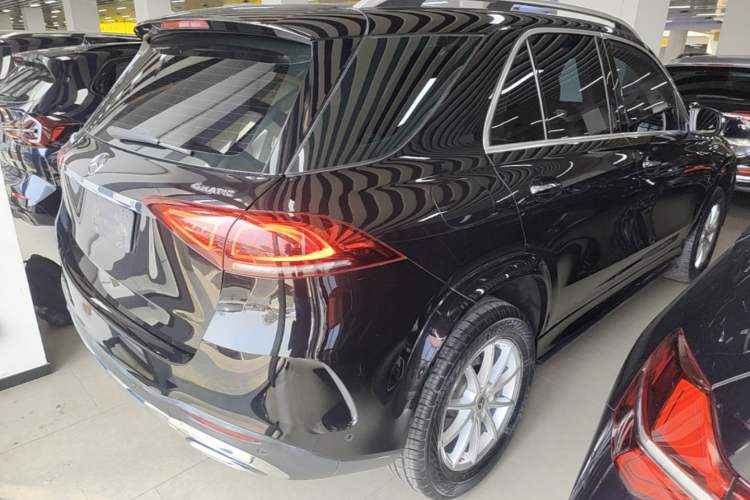 Used Mercedes-Benz GLE 2020 Restyled GLE 350 4MATIC Fashion Edition Rear Right 45 Deg