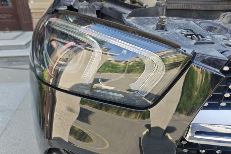 Used Mercedes-Benz GLE 2020 GLE 350 4MATIC Luxury Model Right Front Headlight