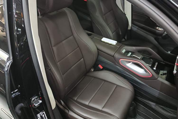 Used Mercedes-Benz GLE 2020 Restyled GLE 350 4MATIC Fashion Edition Special Version Right Front Seat