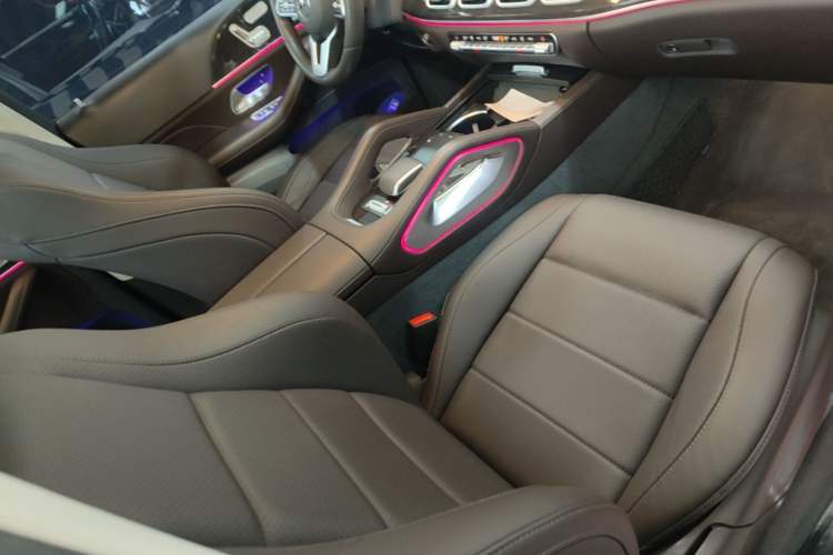 Used Mercedes-Benz GLE 2020 Restyled GLE 350 4MATIC Fashion Edition Right Front Seat