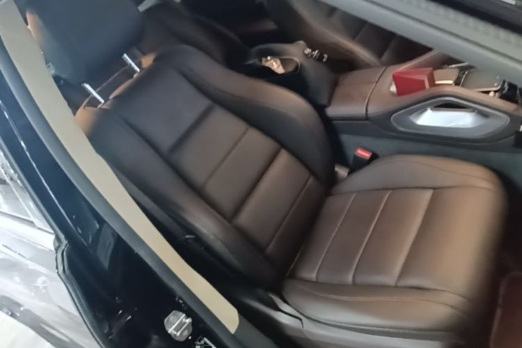 Used Mercedes-Benz GLE 2020 Restyled GLE 450 4MATIC Dynamic Edition Right Front Seat