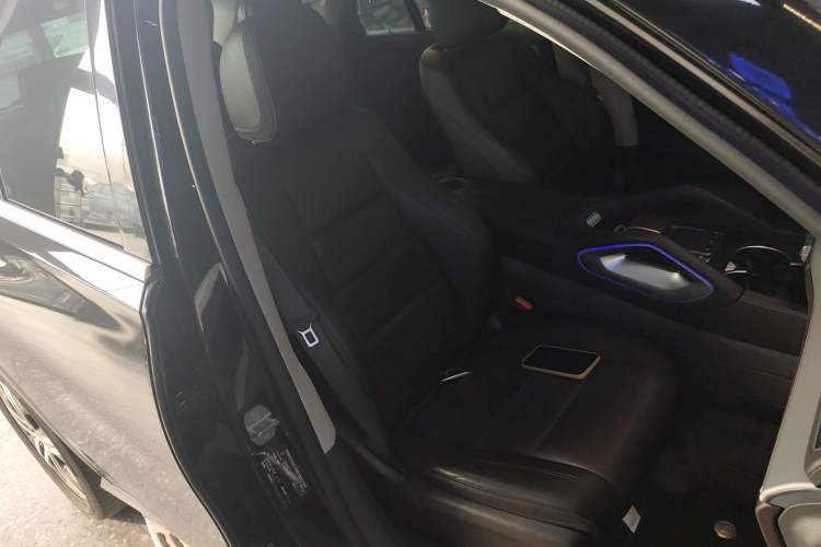 Used Mercedes-Benz GLE 2020 GLE 350 4MATIC Dynamic Edition Right Front Seat