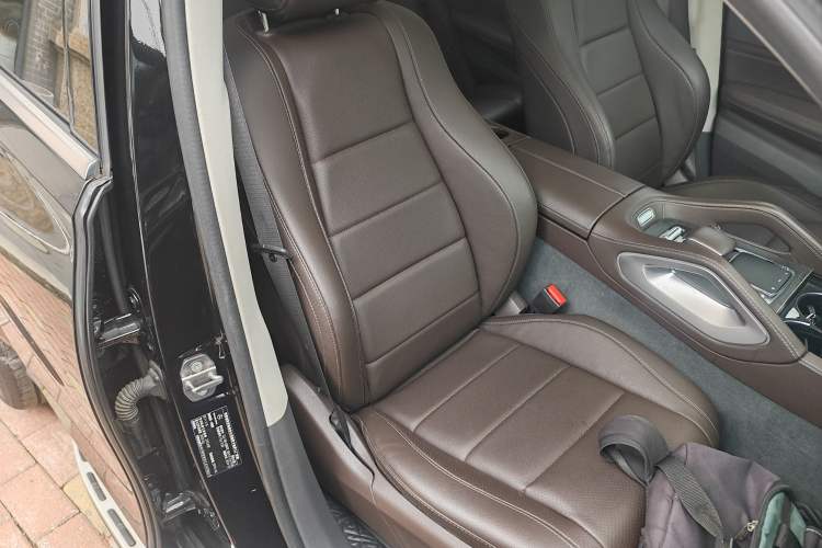 Used Mercedes-Benz GLE 2020 Restyled GLE 450 4MATIC Luxury Edition Right Front Seat
