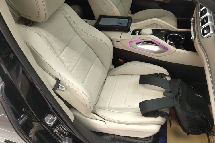 Used Mercedes-Benz GLE 2020 Restyled GLE 450 4MATIC Dynamic Edition Right Front Seat