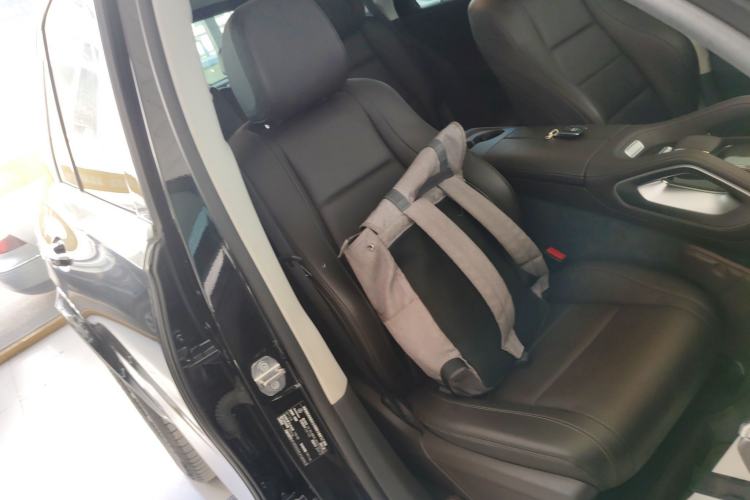 Used Mercedes-Benz GLE 2020 GLE 350 4MATIC Fashion Model Right Front Seat