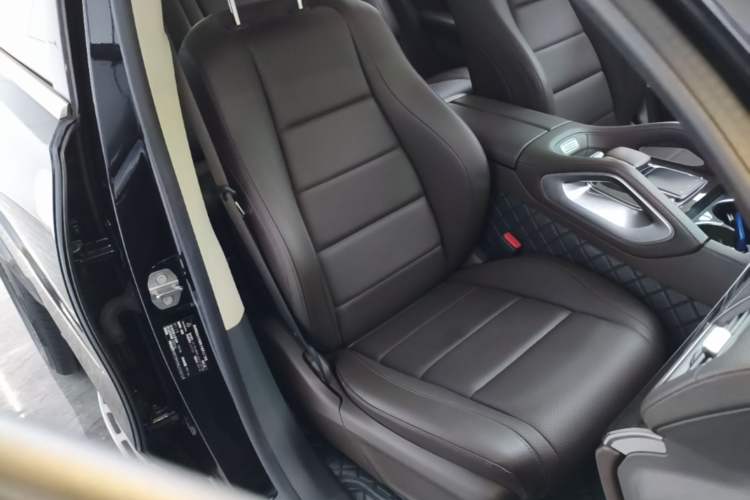 Used Mercedes-Benz GLE 2020 Restyled GLE 350 4MATIC Fashion Edition Right Front Seat