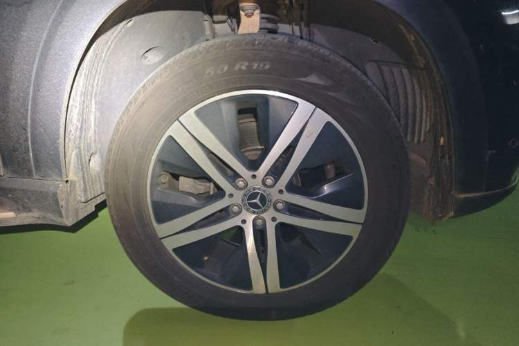 Used Mercedes-Benz GLE 2020 GLE 350 4MATIC Dynamic Edition Right Front Wheel Hub