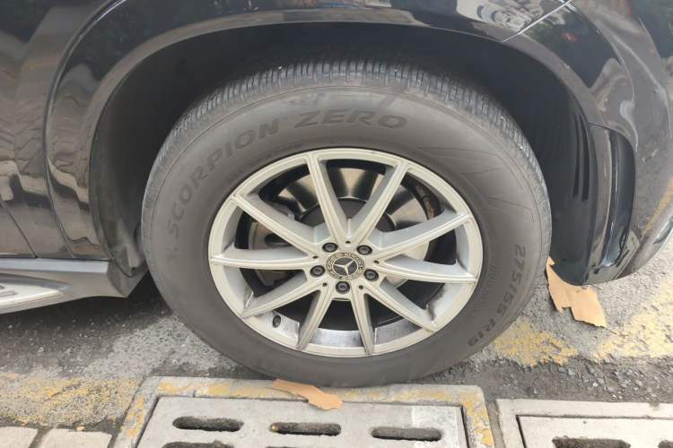 Used Mercedes-Benz GLE 2020 Restyled GLE 350 4MATIC Fashion Edition Right Front Wheel Hub