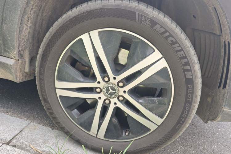 Used Mercedes-Benz GLE 2020 GLE 350 4MATIC Dynamic Edition Right Front Wheel Hub