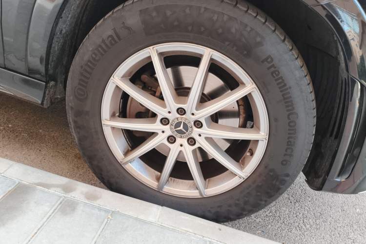 Used Mercedes-Benz GLE 2020 Restyled GLE 350 4MATIC Fashion Edition Right Front Wheel Hub