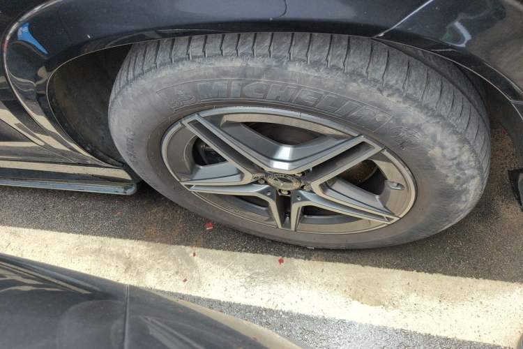 Used Mercedes-Benz GLE 2020 Restyled GLE 450 4MATIC Dynamic Edition Right Front Wheel Hub