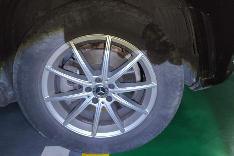 Used Mercedes-Benz GLE 2020 Restyled GLE 350 4MATIC Fashion Edition Right Front Wheel Hub