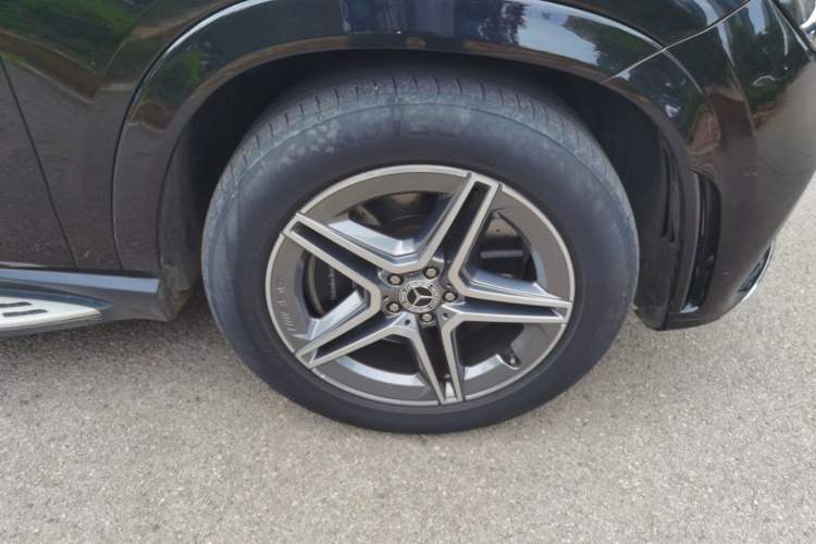 Used Mercedes-Benz GLE 2020 Restyled GLE 450 4MATIC Dynamic Edition Right Front Wheel Hub