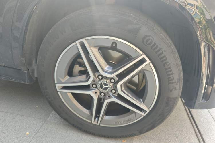 Used Mercedes-Benz GLE 2020 GLE 350 4MATIC Luxury Model Right Front Wheel Hub