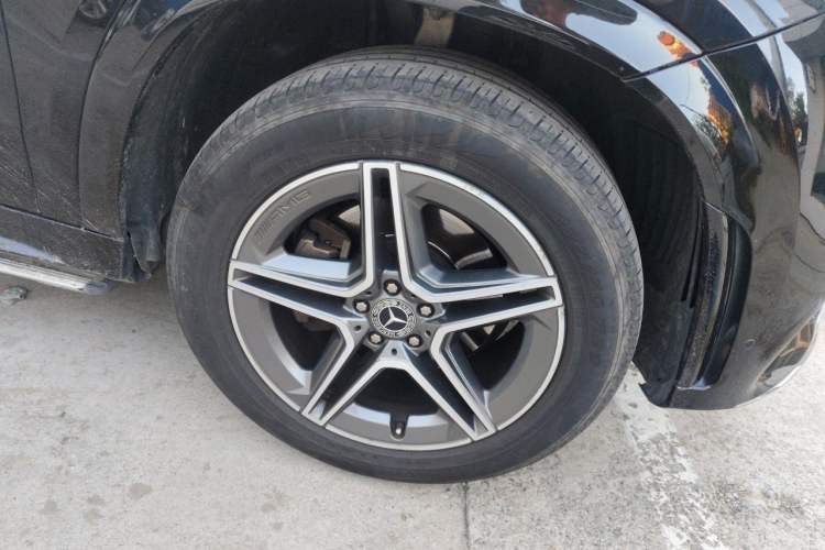 Used Mercedes-Benz GLE 2020 GLE 350 4MATIC Fashion Model Right Front Wheel Hub