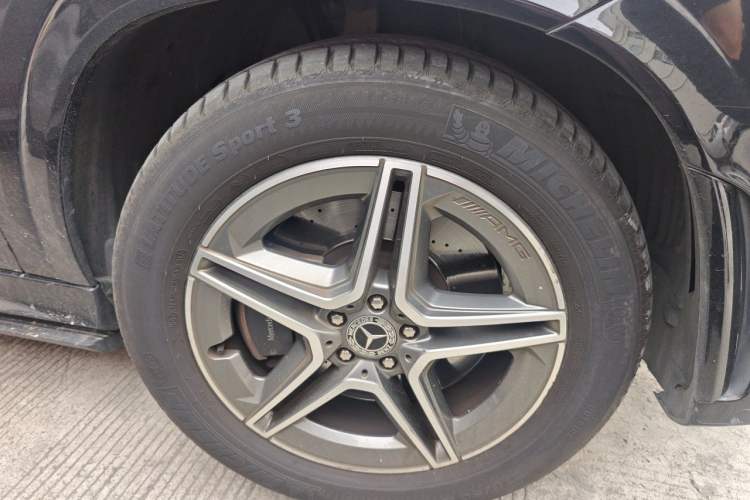 Used Mercedes-Benz GLE 2020 Restyled GLE 450 4MATIC Dynamic Edition Right Front Wheel Hub