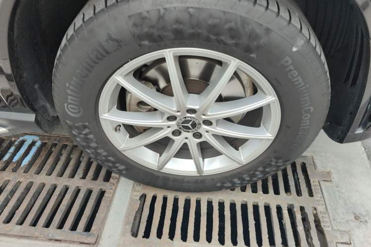Used Mercedes-Benz GLE 2020 Restyled GLE 350 4MATIC Fashion Edition Right Front Wheel Hub