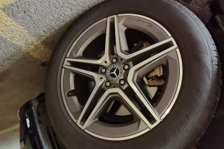 Used Mercedes-Benz GLE 2020 GLE 350 4MATIC Fashion Model Right Front Wheel Hub